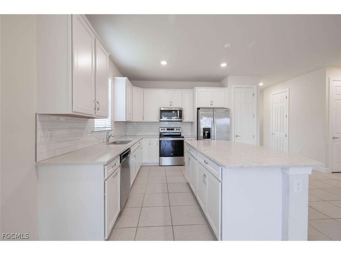 3922 Spotted Eagle Way Fort Myers FL 33966 2026011896 image6