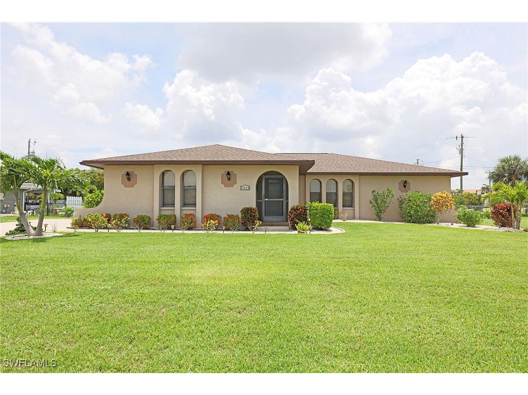 3925 SE 2nd Place Cape Coral FL 33904 225057204 image1
