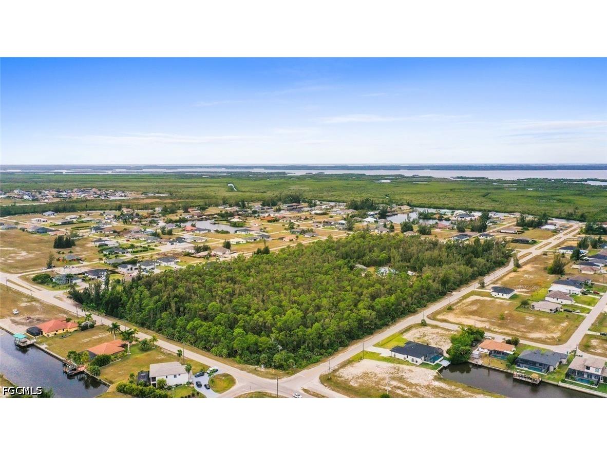 3926 Kismet Parkway W Cape Coral FL 33993 2025025133 image12