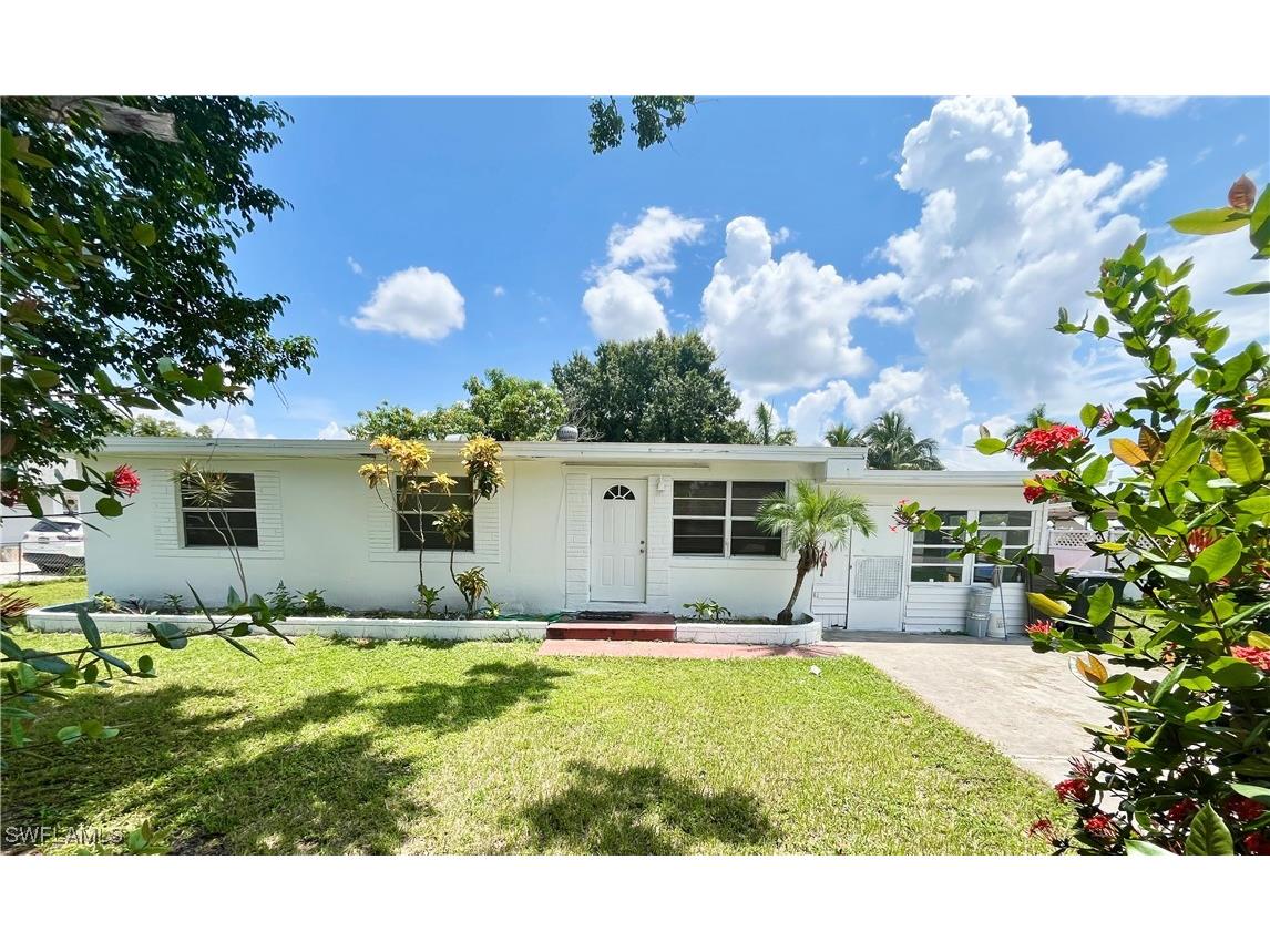 3926 Seminole Avenue Fort Myers FL 33916 224067045 image1