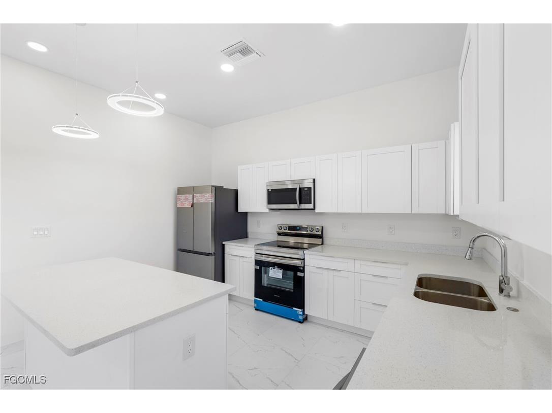 3927 NW 38th Street Cape Coral FL 33993 2025013464 image16