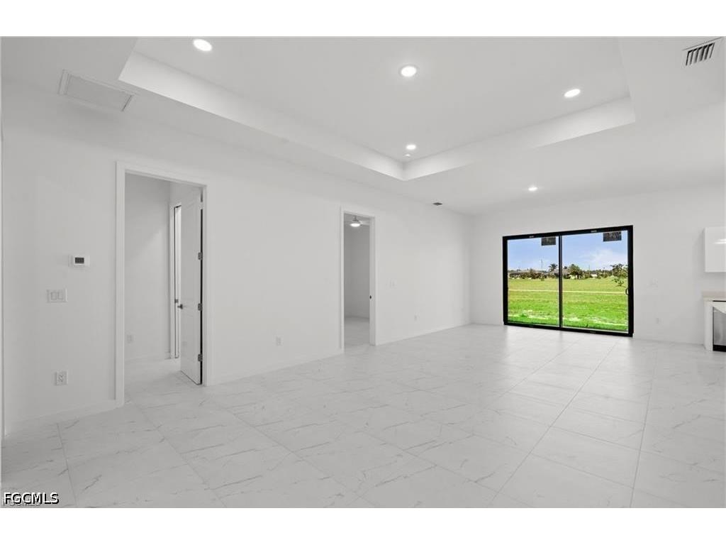 3927 NW 40th Terrace Cape Coral FL 33993 2026019865 image5