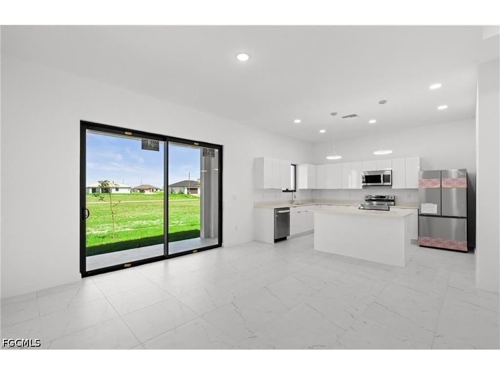 3927 NW 40th Terrace Cape Coral FL 33993 2026019865 image7