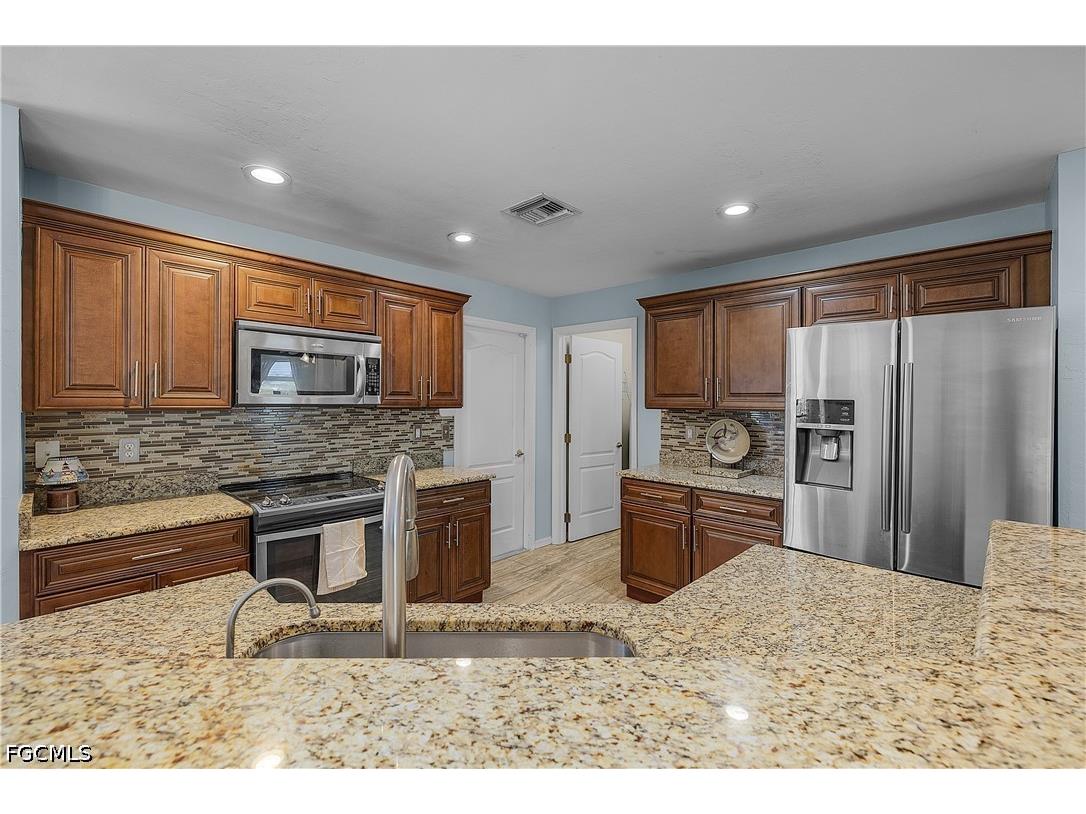 3928 NW 41st Place Cape Coral FL 33993 2026017894 image17
