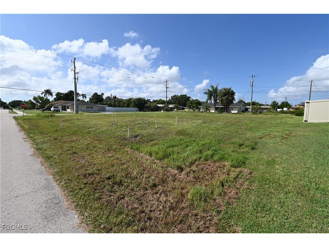 3928 SE 4th Avenue Cape Coral FL 33904 2025014267 image1
