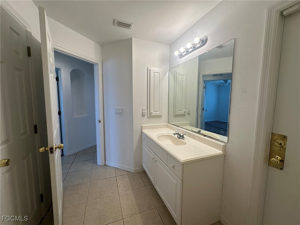 3929 NW 42nd Avenue Cape Coral FL 33993 2025020870 image16