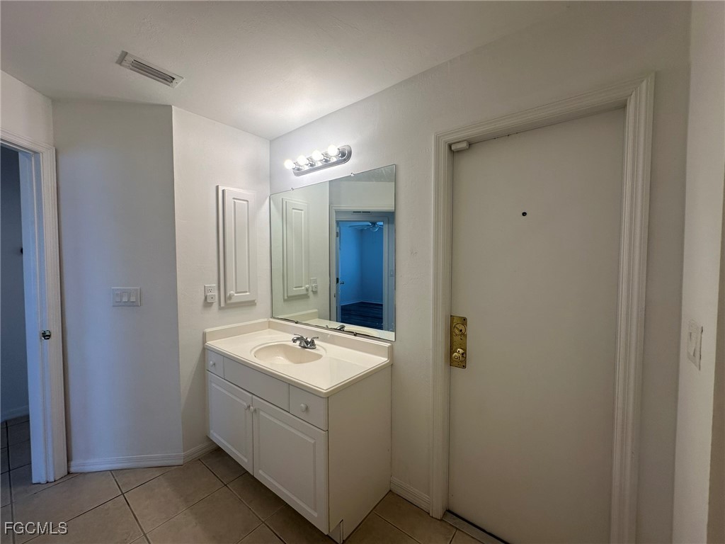 3929 NW 42nd Avenue Cape Coral FL 33993 2025020870 image19