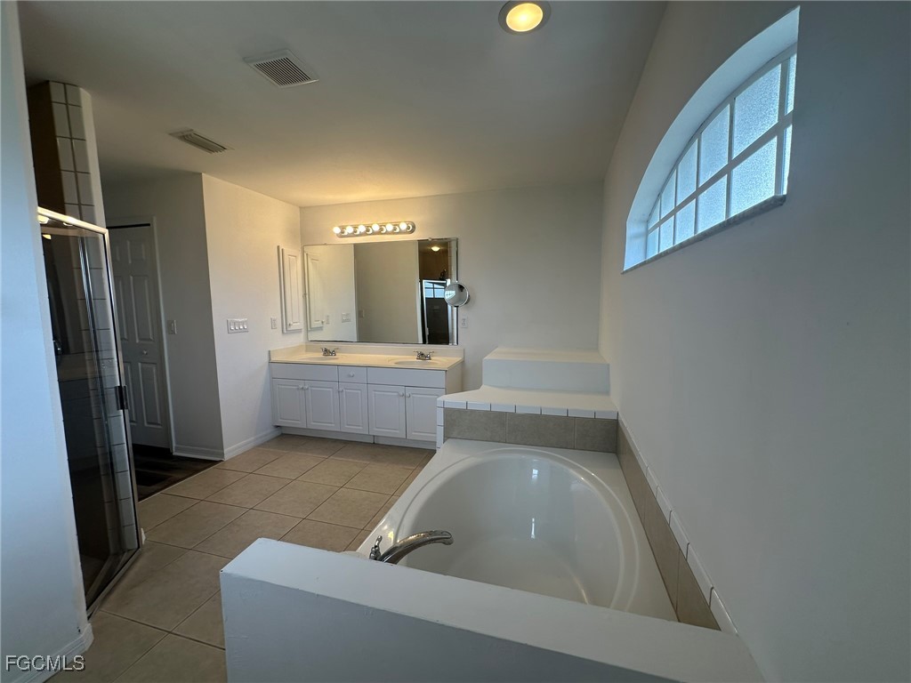 3929 NW 42nd Avenue Cape Coral FL 33993 2025020870 image24