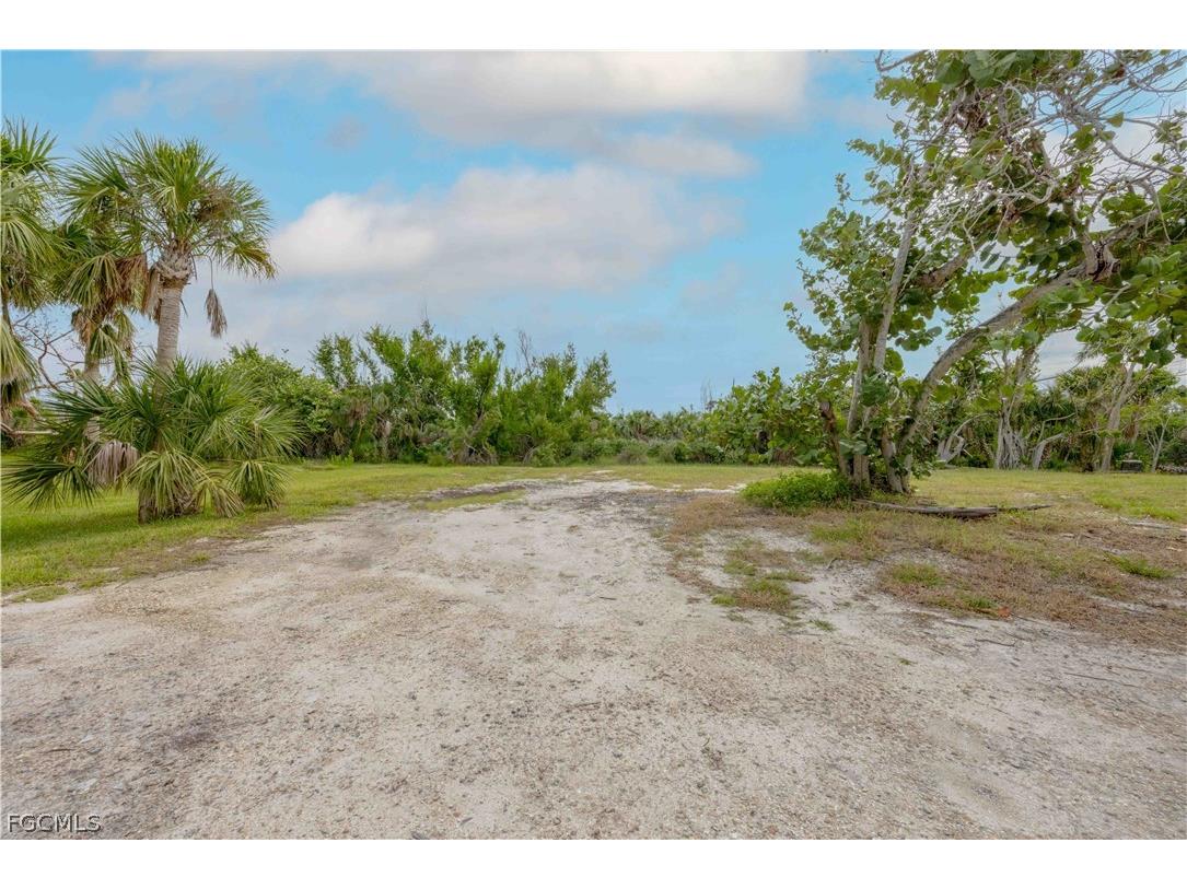 393 & 401 Raintree Place Sanibel FL 33957 2026012645 image10