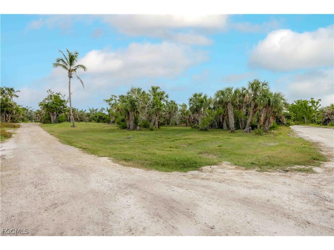 393 & 401 Raintree Place Sanibel FL 33957 2026012645 image6