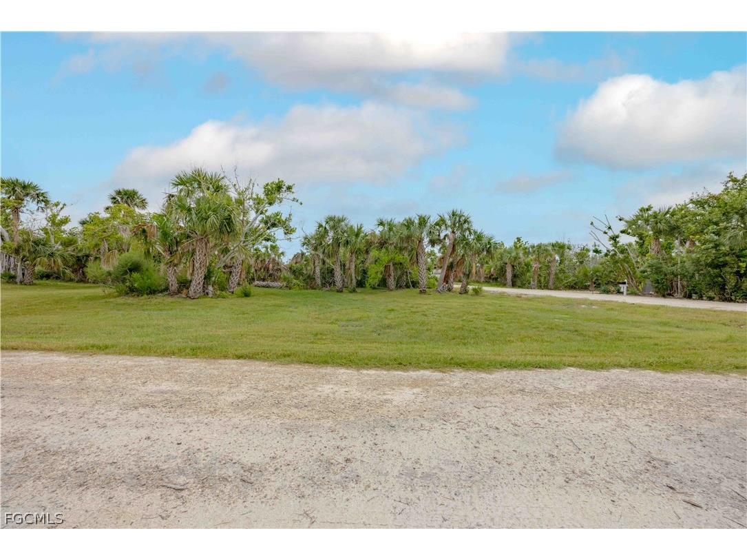 393 & 401 Raintree Place Sanibel FL 33957 2026012645 image9