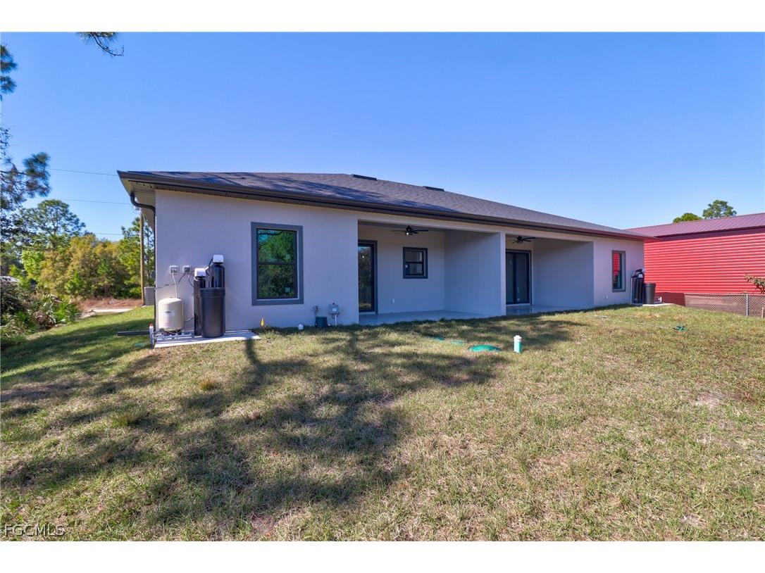 373-375 Lillon Avenue S Lehigh Acres FL 33974 2026006844 image4