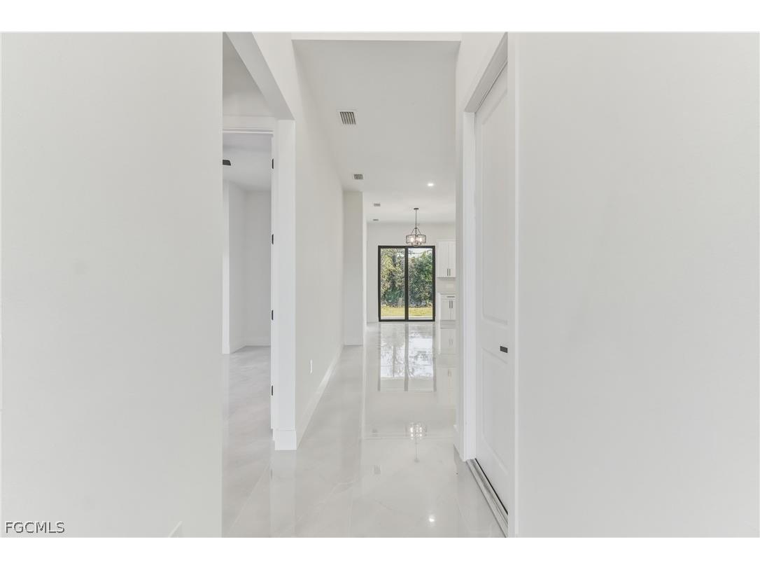 373-375 Lillon Avenue S Lehigh Acres FL 33974 2026006844 image9