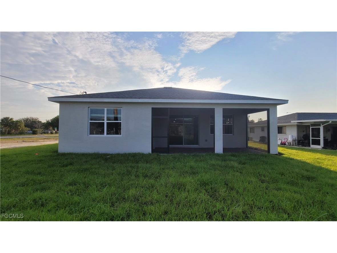 3930 SW 16th Place Cape Coral FL 33914 2025005670 image32