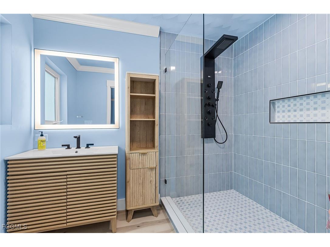 3931 W Riverside Drive Fort Myers FL 33901 2025009823 image20