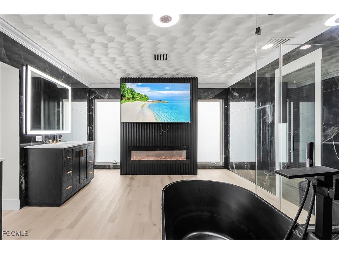 3931 W Riverside Drive Fort Myers FL 33901 2025009823 image27