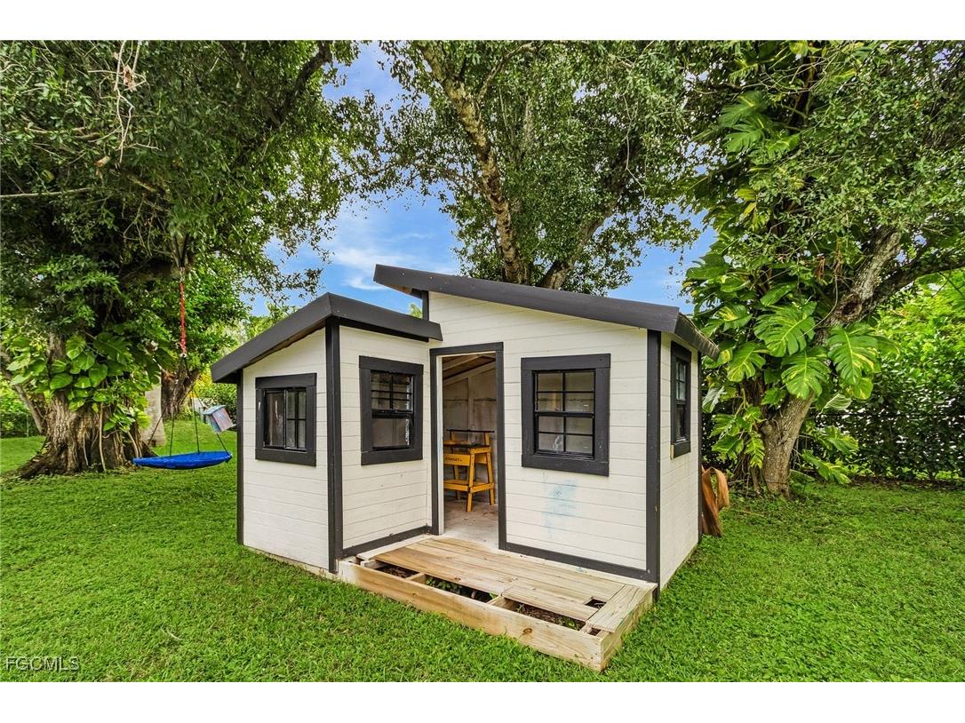 3931 W Riverside Drive Fort Myers FL 33901 2025009823 image34