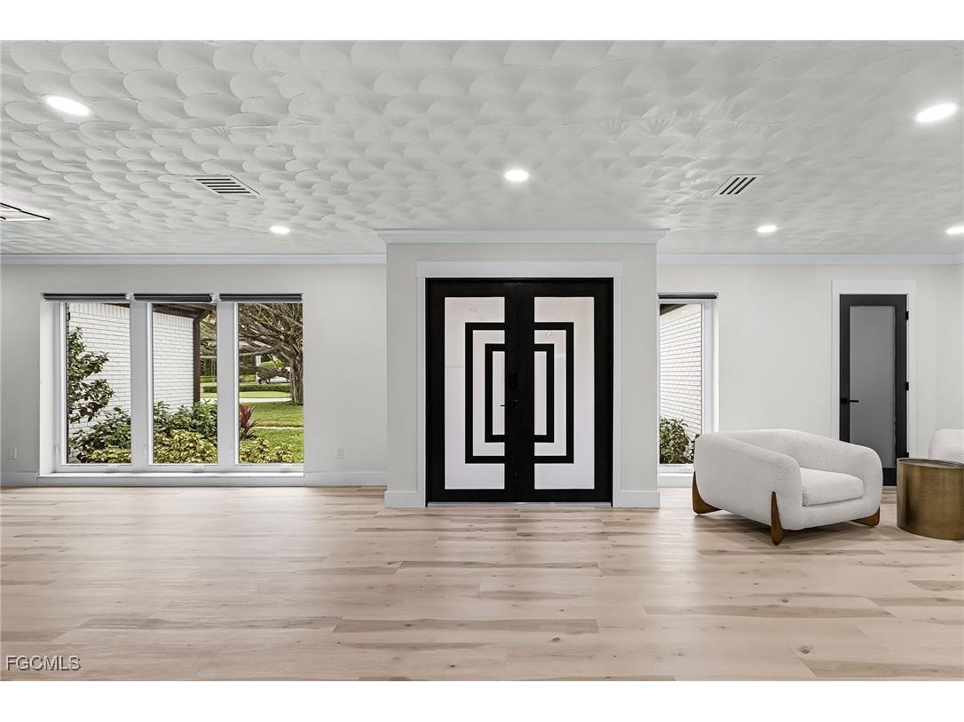 3931 W Riverside Drive Fort Myers FL 33901 2025009823 image5