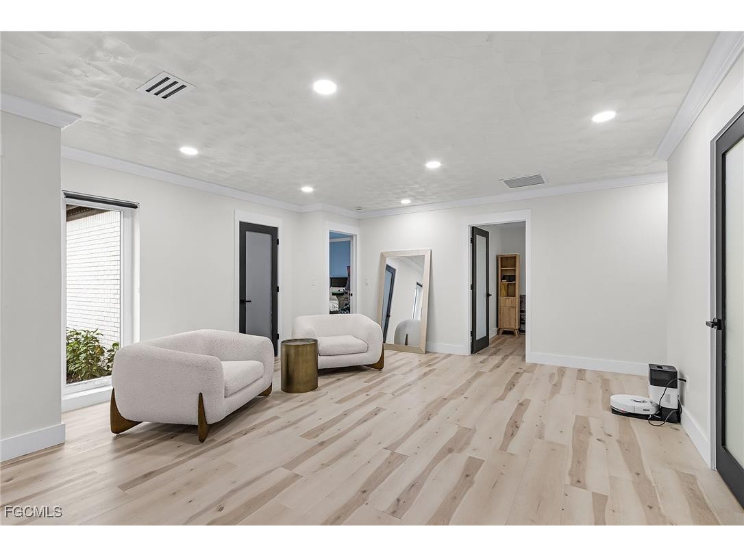 3931 W Riverside Drive Fort Myers FL 33901 2025009823 image6