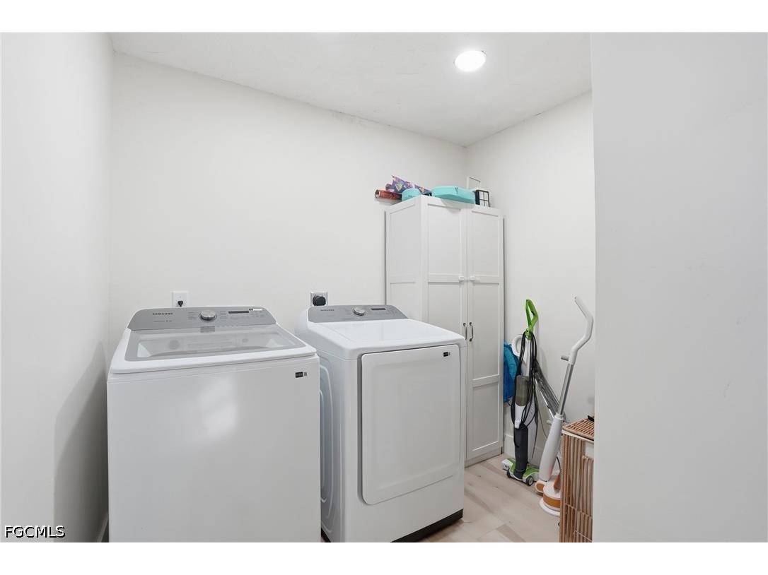 3931 W Riverside Drive Fort Myers FL 33901 2026014512 image37