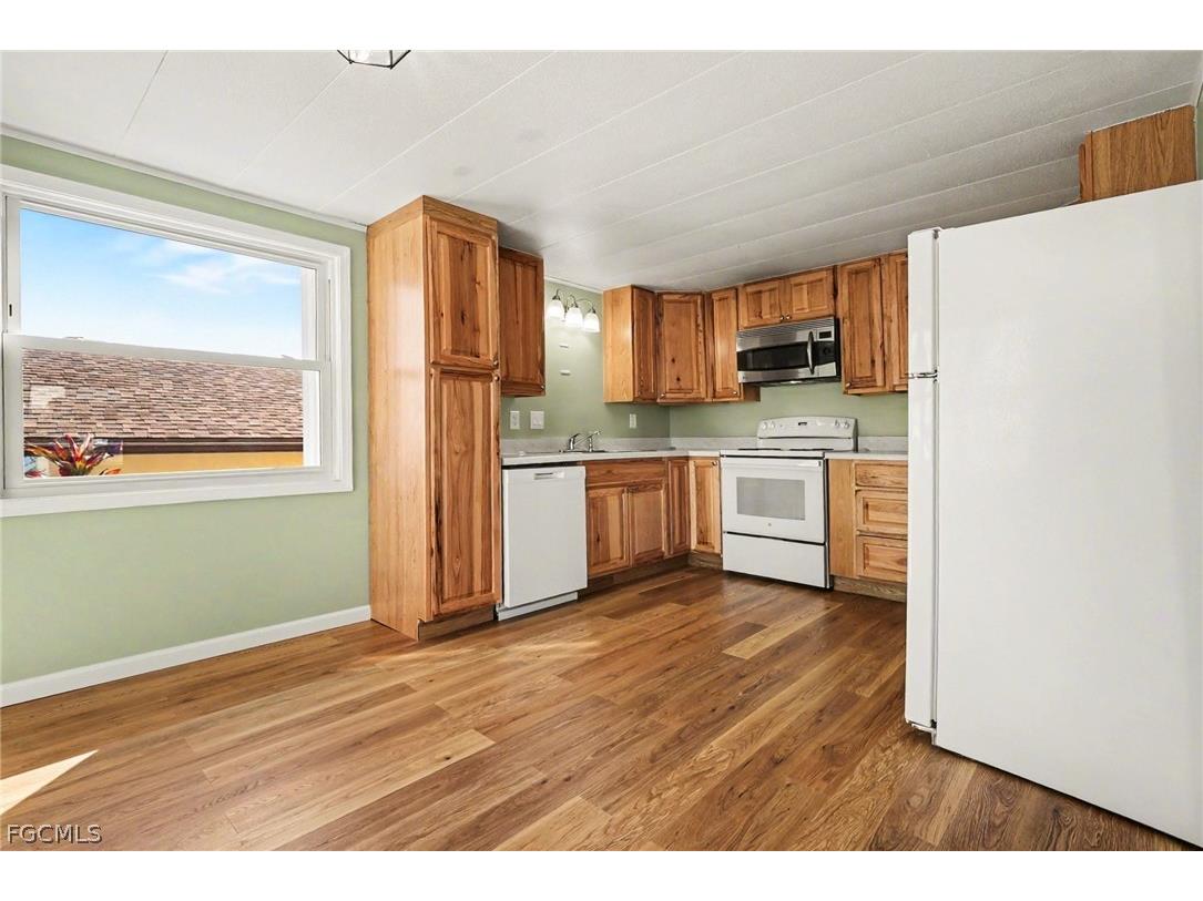 3932 Phoenix Drive Saint James City FL 33956 2026012849 image10