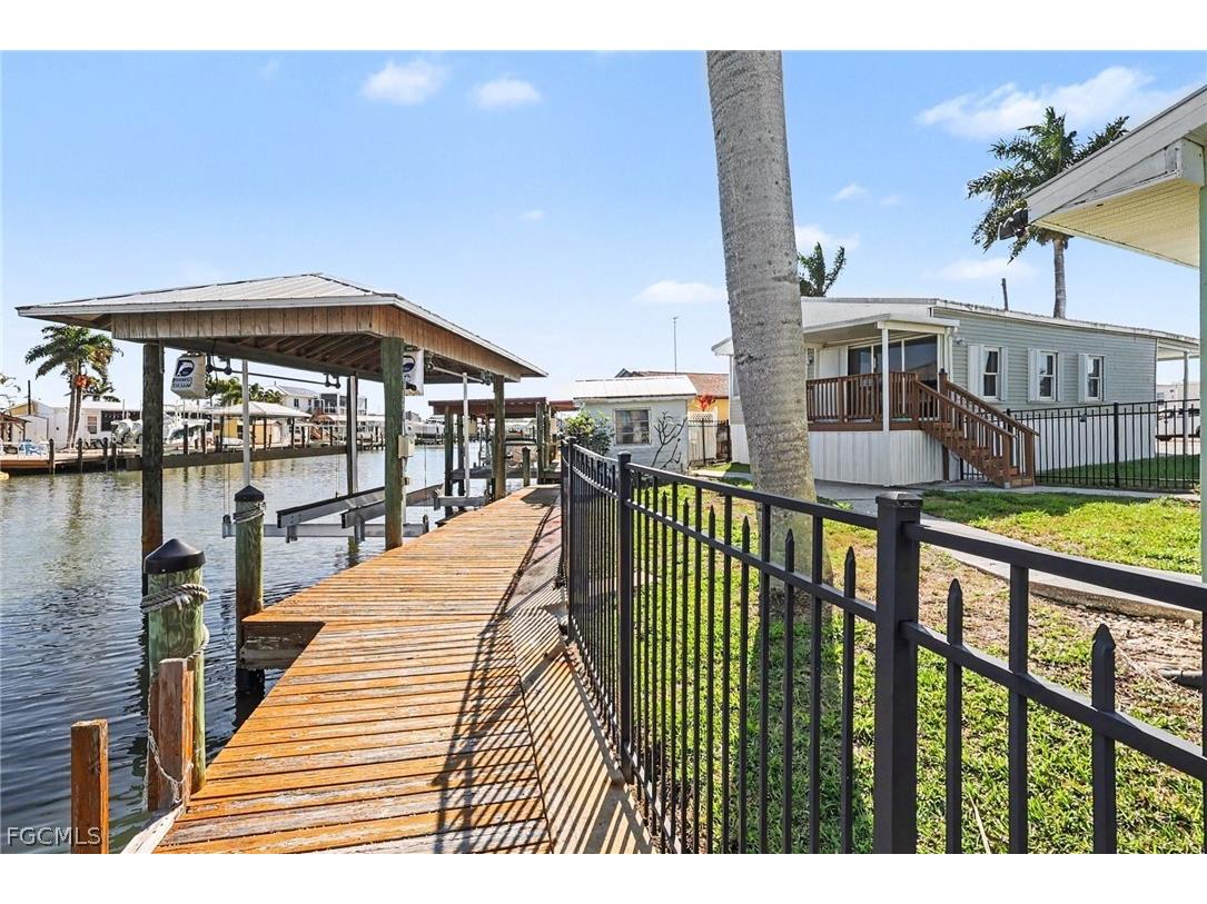 3932 Phoenix Drive Saint James City FL 33956 2026012849 image3