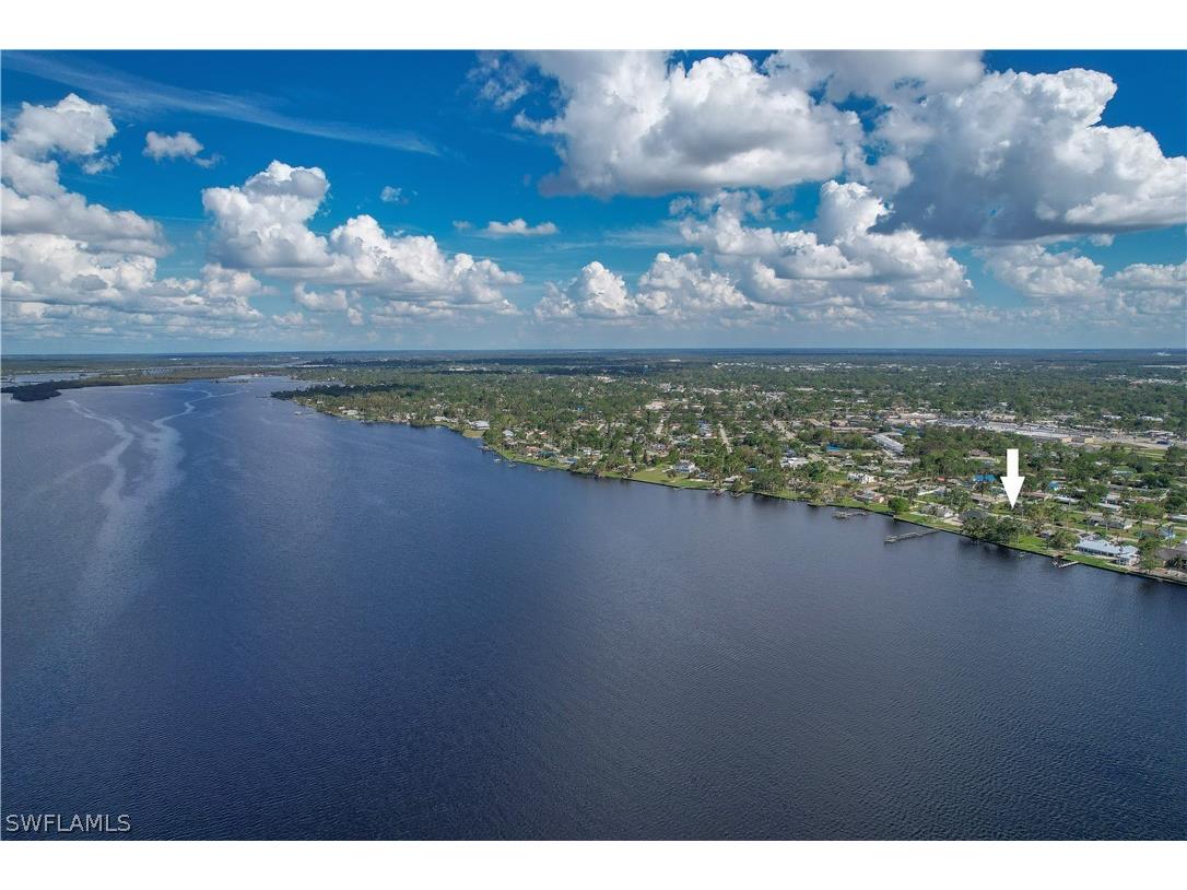 3933 E River Drive Fort Myers FL 33916 222080365 image1