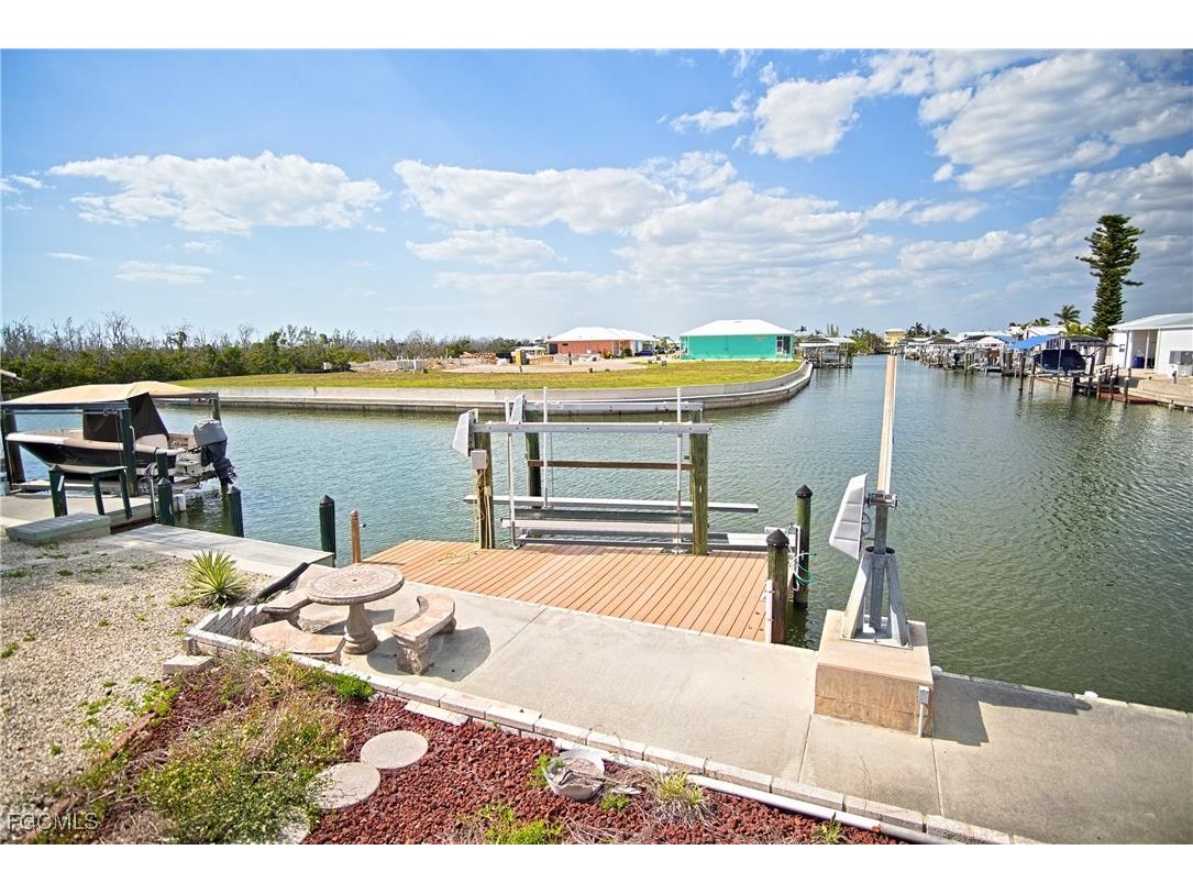 3934 Dewberry Lane Saint James City FL 33956 2025008459 image1