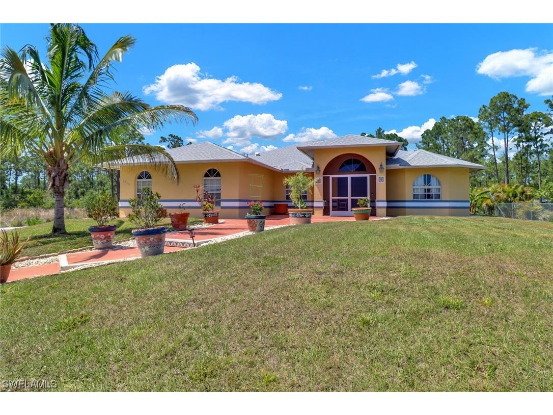 3935 27th Avenue NE Naples FL 34120 223035426 image1