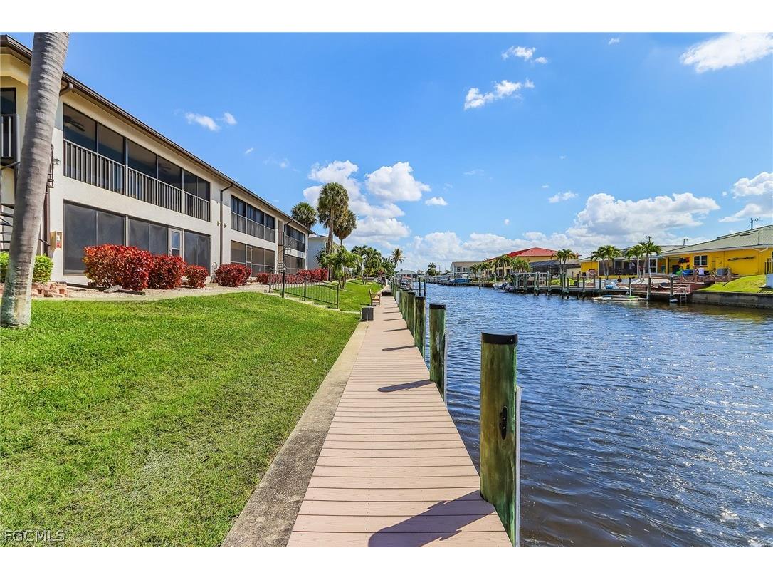 3935 Country Club Boulevard #17 Cape Coral FL 33904 2026012823 image1