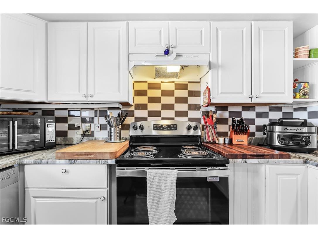 3935 Country Club Boulevard #17 Cape Coral FL 33904 2026012823 image7