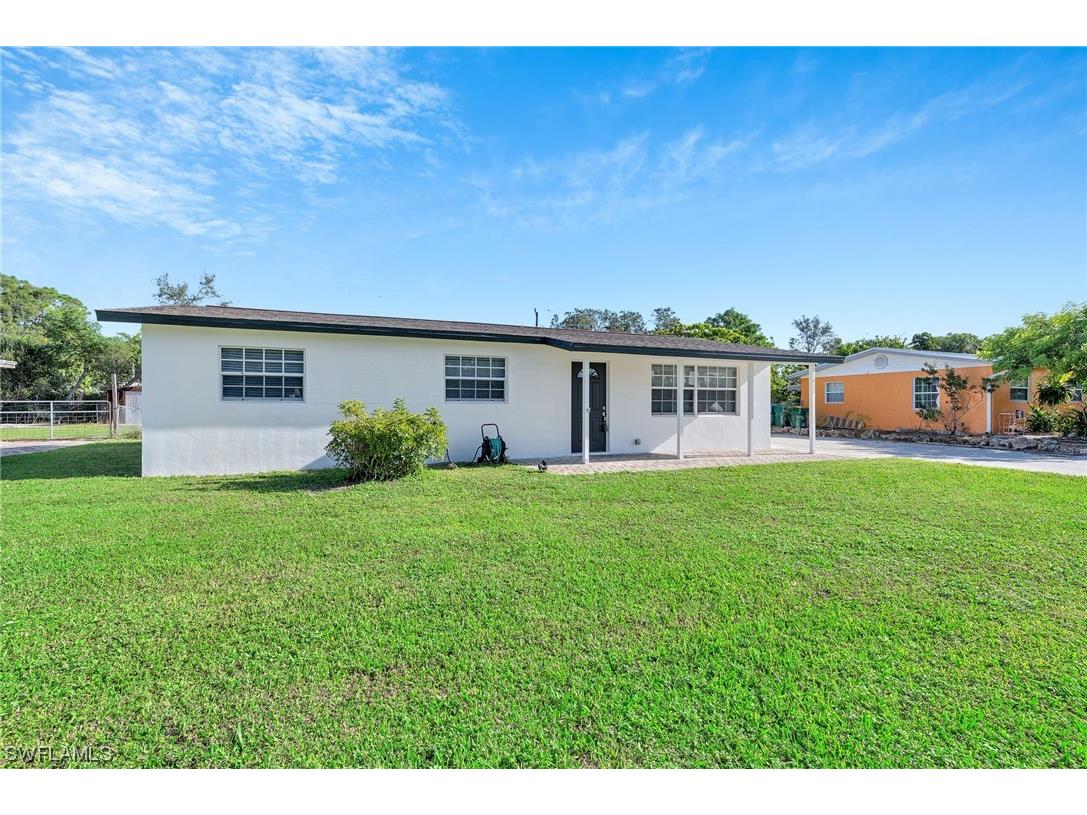 3937 Lotus Drive Naples FL 34104 223063315 image1