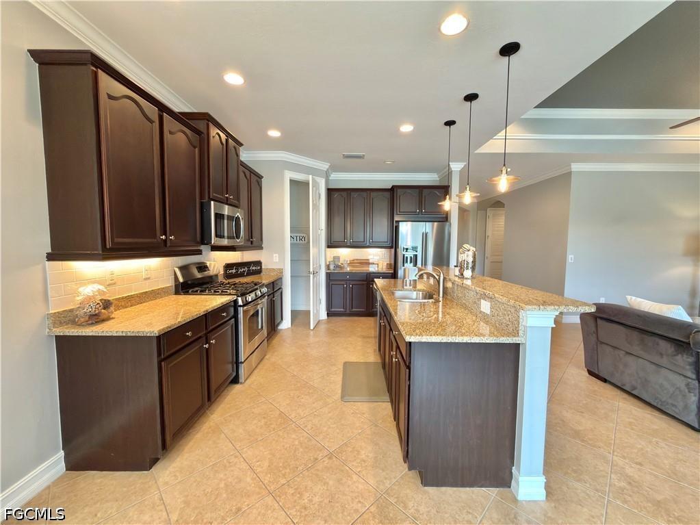 3940 Otter Bend Circle Fort Myers FL 33905 2025018424 image5