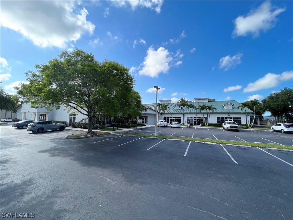 3940 Prospect Avenue Naples FL 34104 223053196 image1