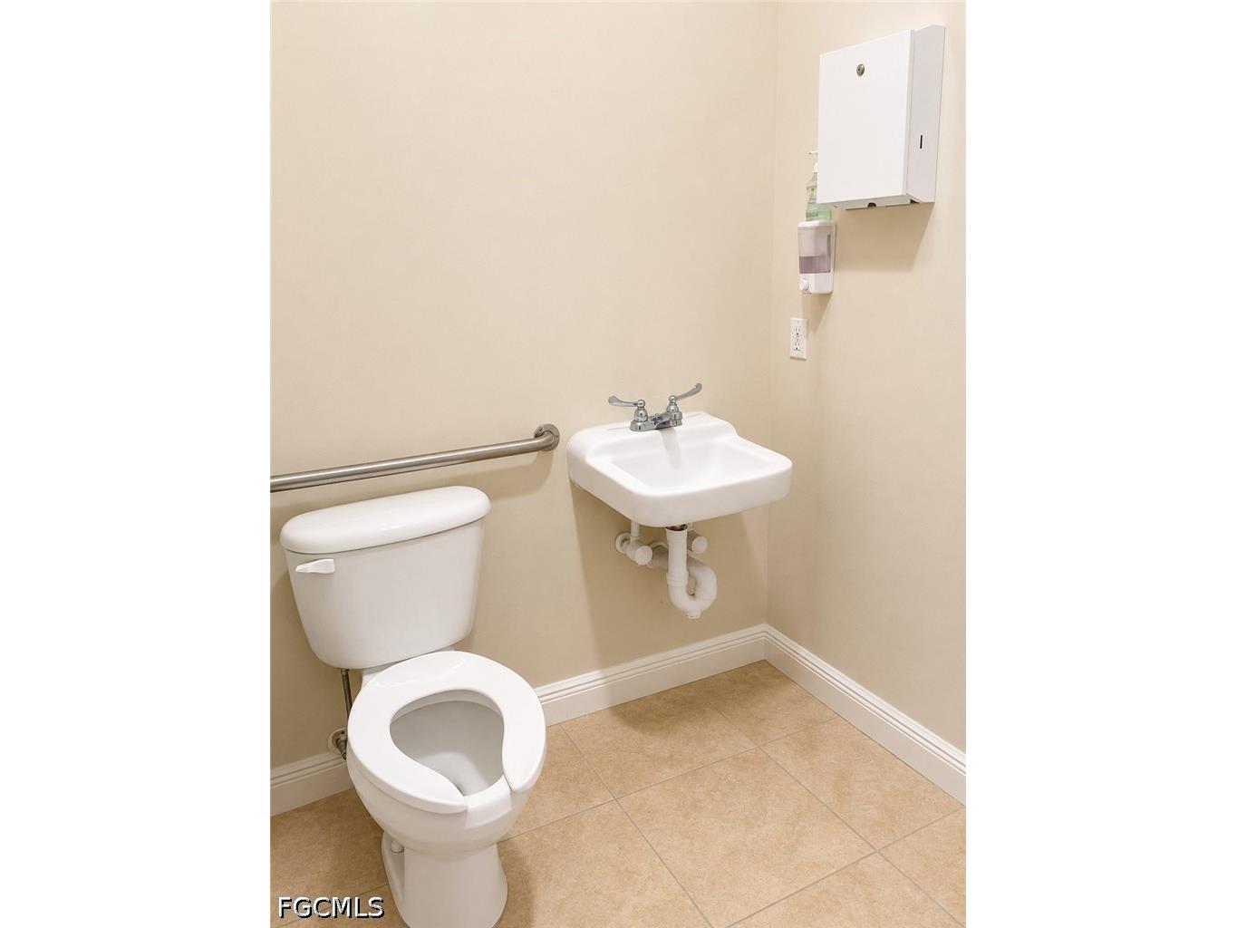 3940 Radio Road #109 Naples FL 34104 2026021626 image10