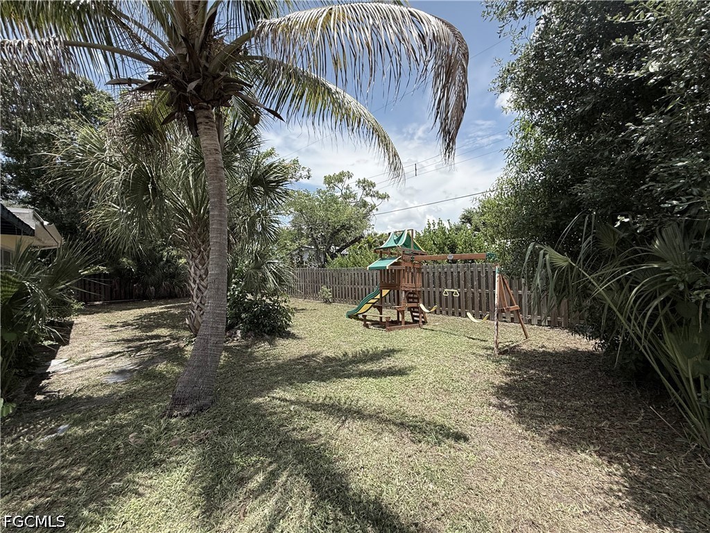 3941 Maxine Street Fort Myers FL 33901 2026026390 image17