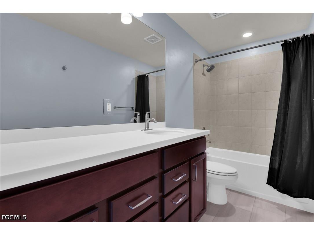 3943 Black Eagle Lane Fort Myers FL 33966 2026027432 image40