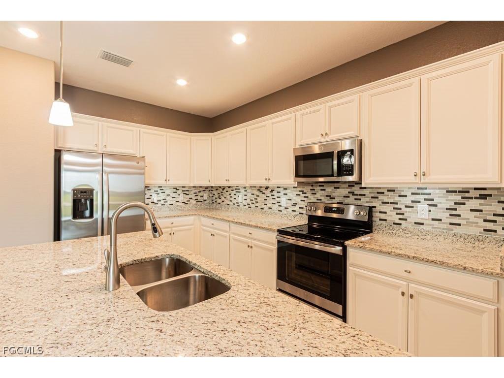 3943 E Hampton Circle Alva FL 33920 2026009071 image21