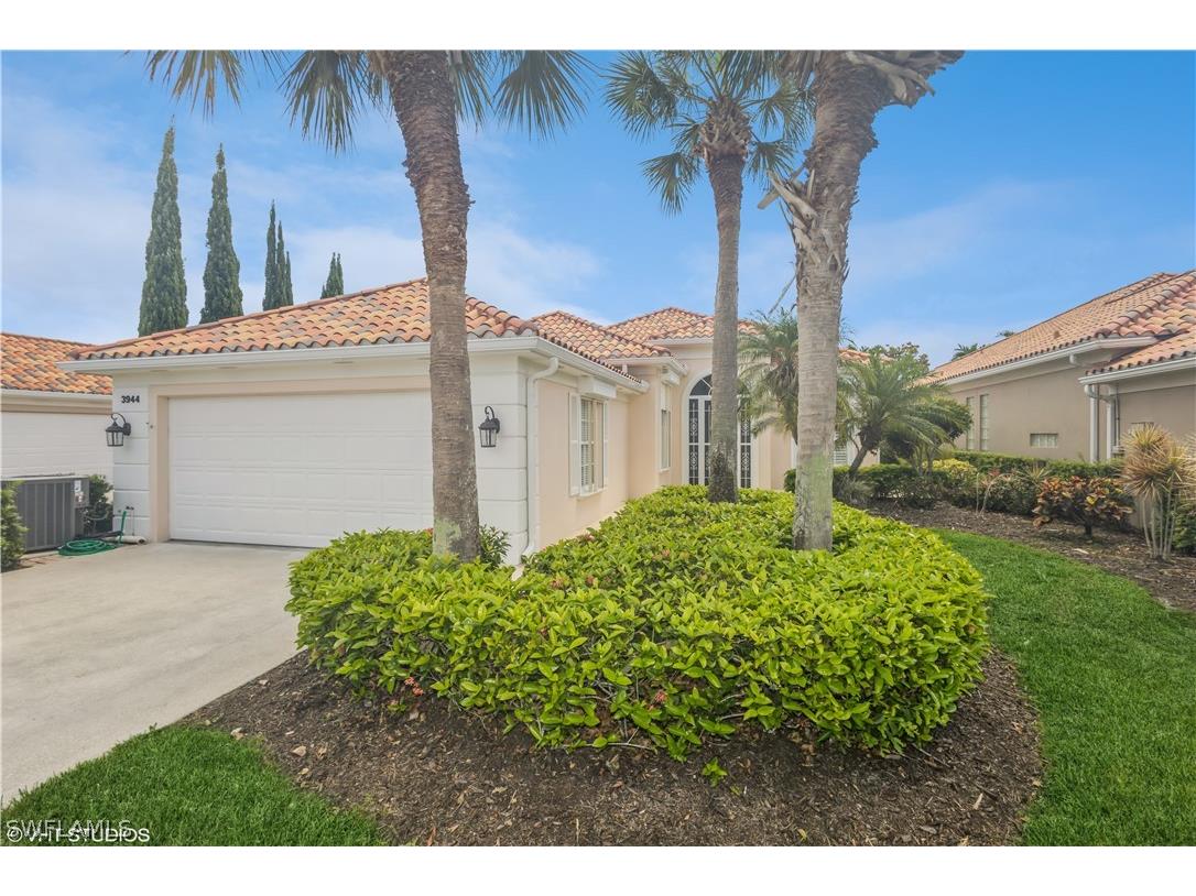 3944 Isla Ciudad Court Naples FL 34109 224044553 image1