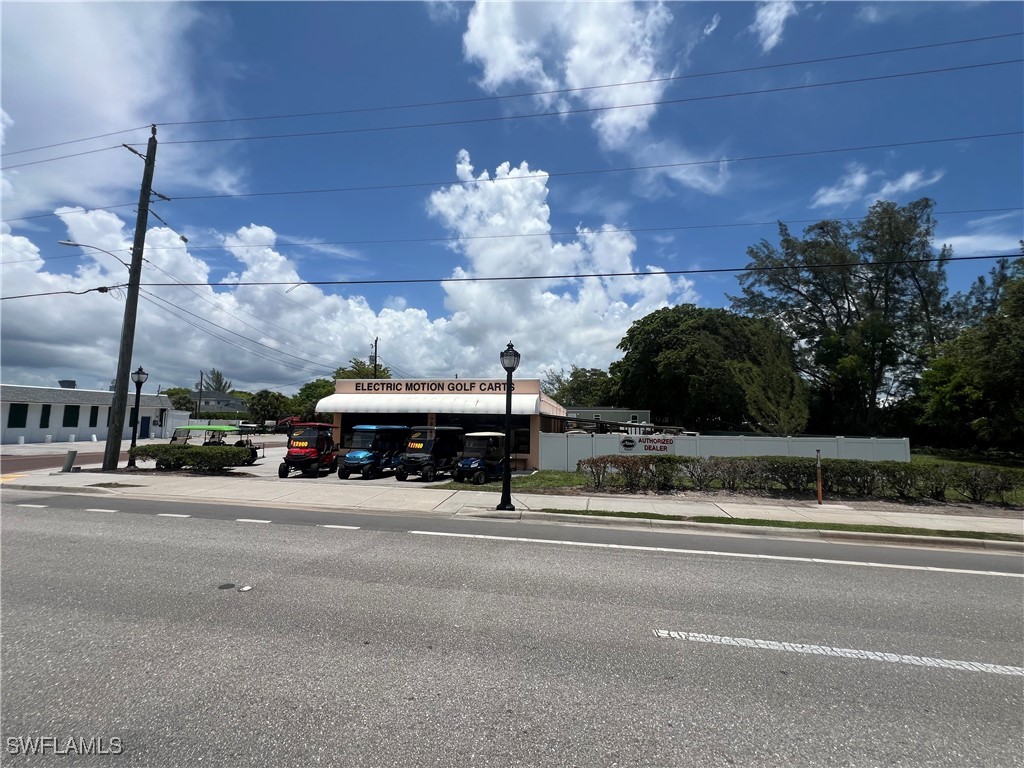 3945 Bayshore Drive Naples FL 34112 225028837 image2