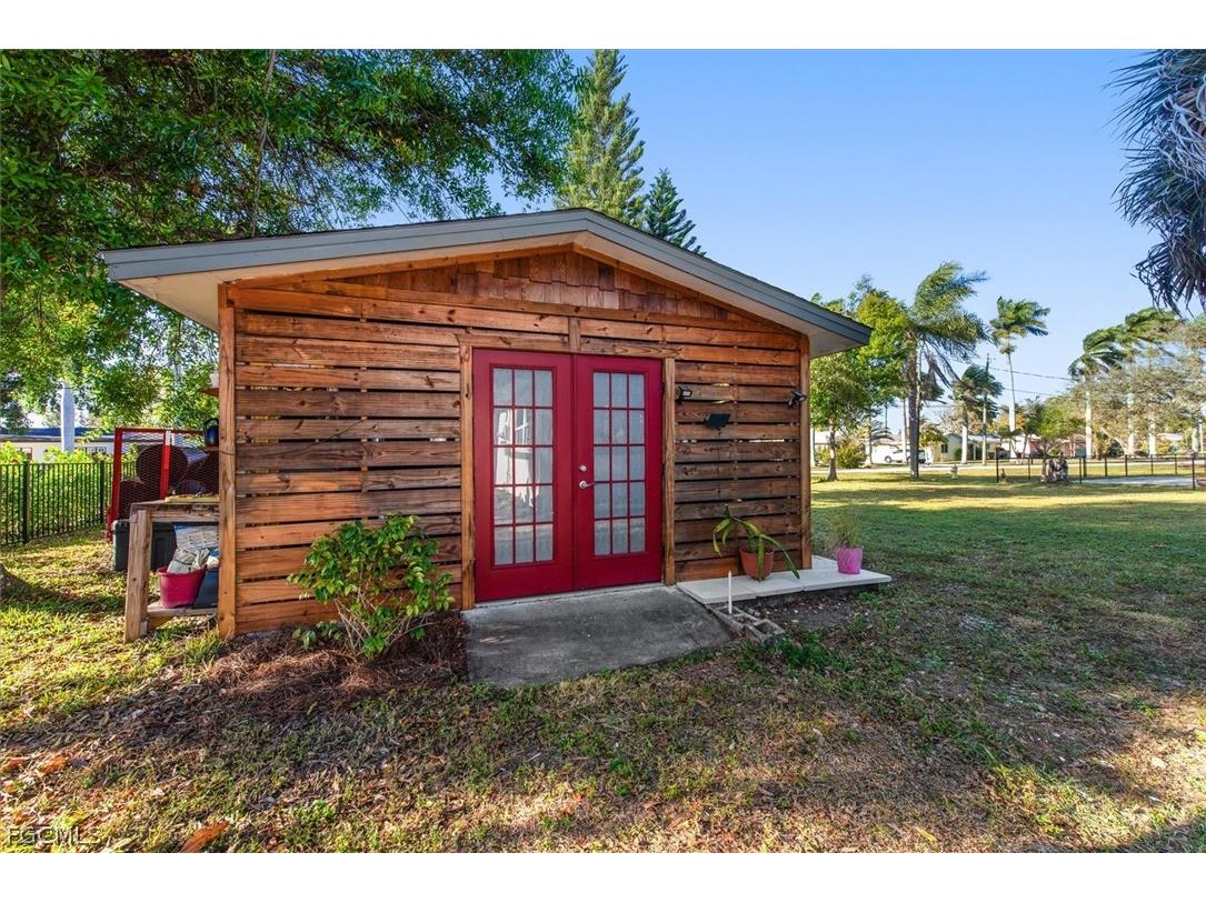 3945 Edgewood Avenue Fort Myers FL 33916 2026006705 image21