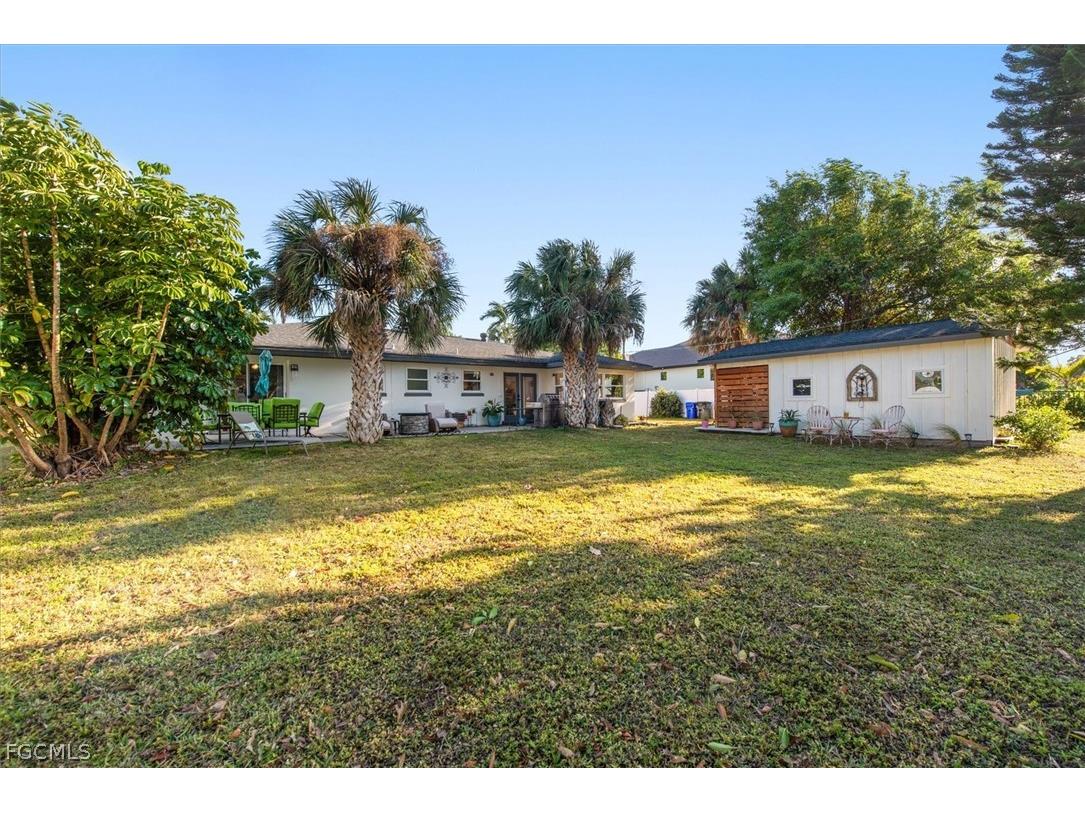 3945 Edgewood Avenue Fort Myers FL 33916 2026006705 image23
