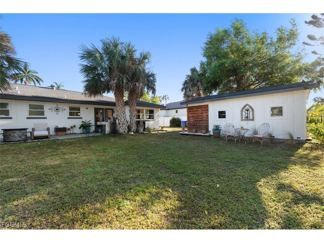 3945 Edgewood Avenue Fort Myers FL 33916 2026006705 image25