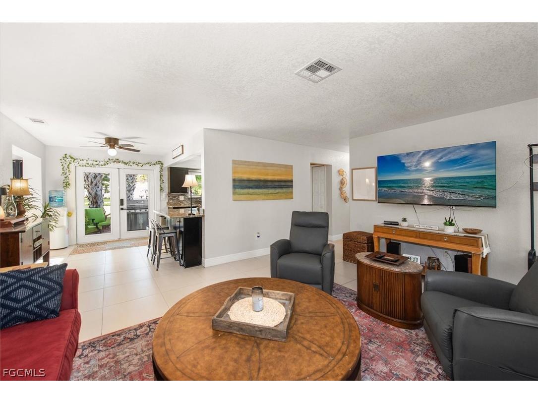 3945 Edgewood Avenue Fort Myers FL 33916 2026006705 image5