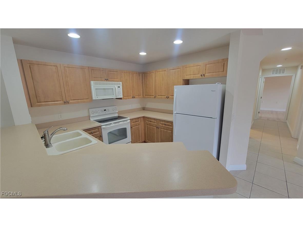 3948 Pomodoro Circle #304 Cape Coral FL 33909 2025019250 image1