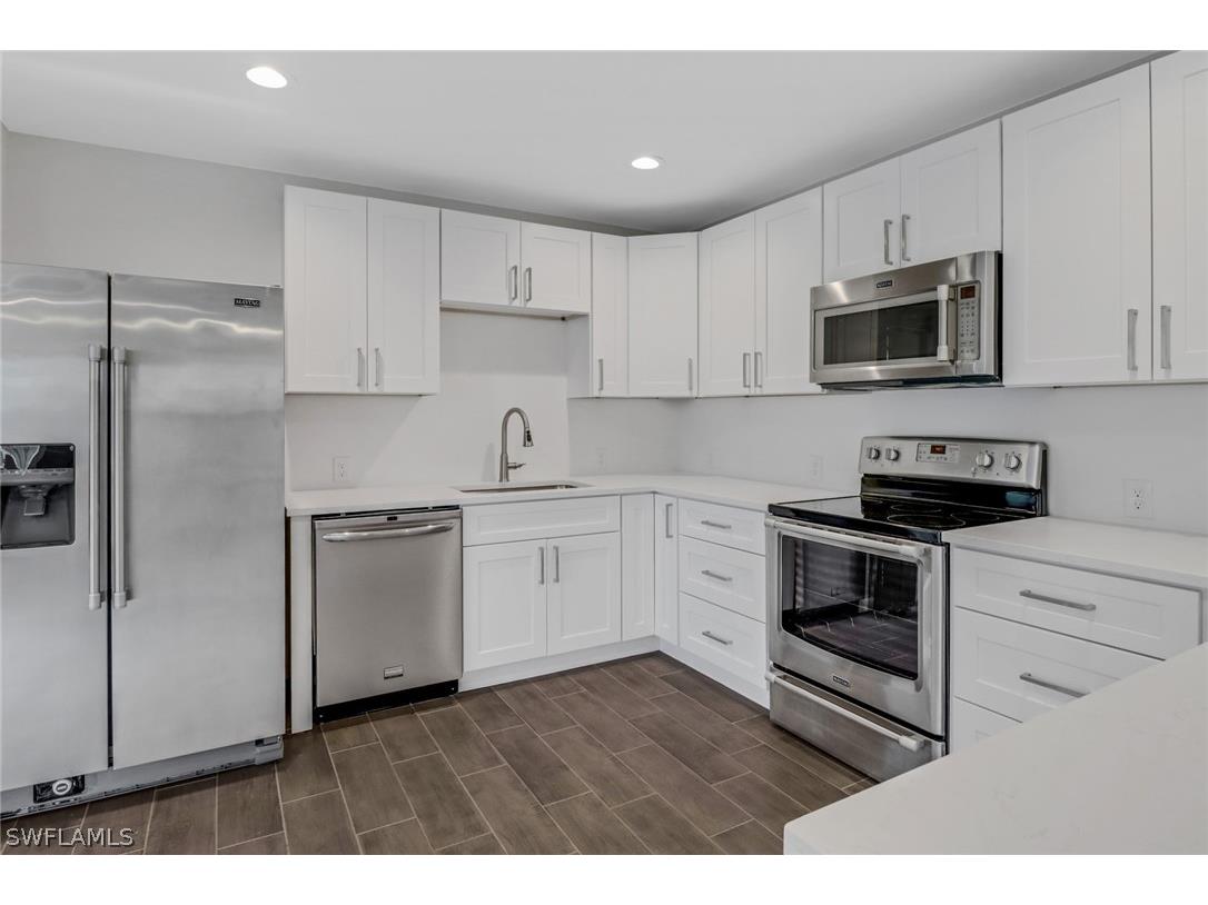 3949 Maxine Street Fort Myers FL 33901 224028565 image1