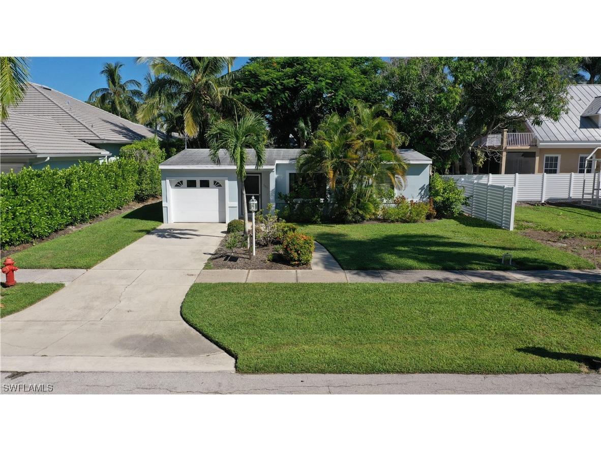 395 7th Avenue S Naples FL 34102 223068225 image1