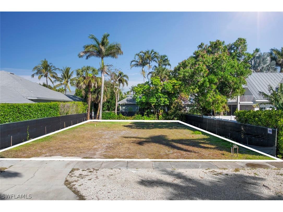 395 7th Avenue S Naples FL 34102 226006431 image8