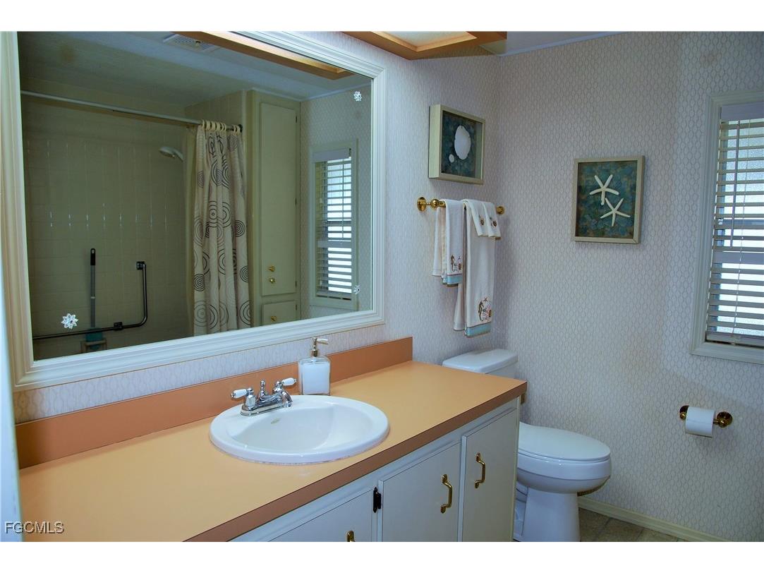 395 Snead Drive North Fort Myers FL 33903 2025008873 image18