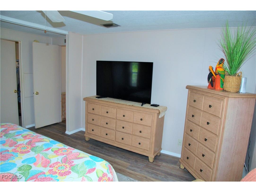 395 Snead Drive North Fort Myers FL 33903 2025008873 image26